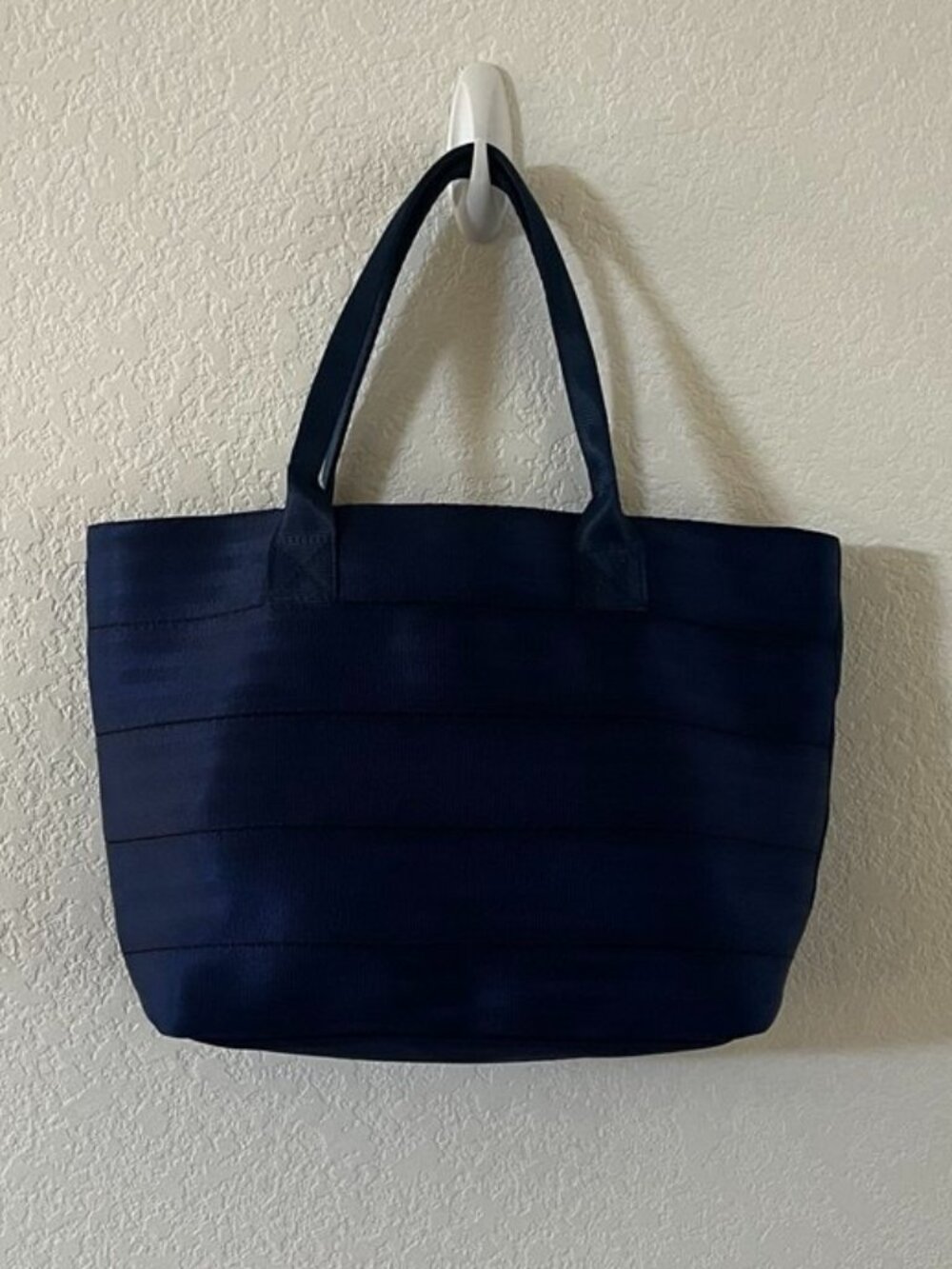 Harveys Mini Streamline Top Handle Tote - Picture 2 of 8
